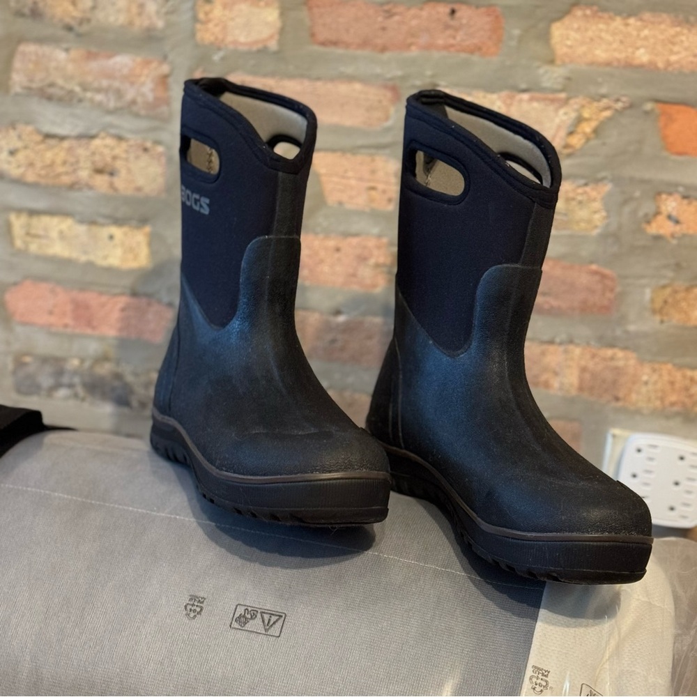 Bogs Black Waterproof Boots with Handles size M US 10 / Euro M 43